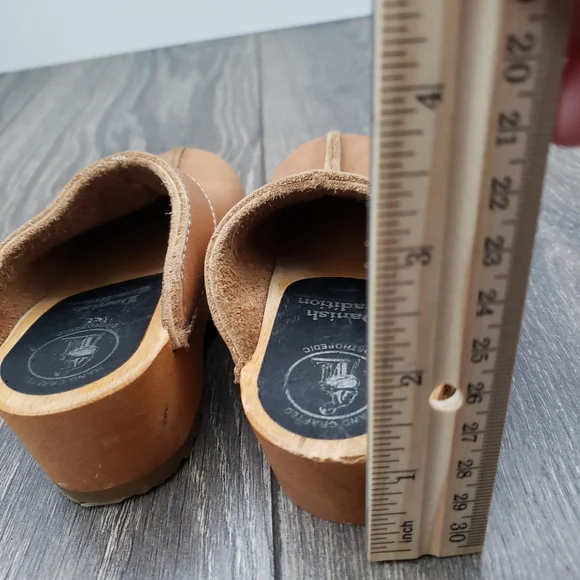 Danish Traditions Tan Brown Leather Wood Clogs Kids Child Size 8 Danish Size 24 - Picture 4 of 8